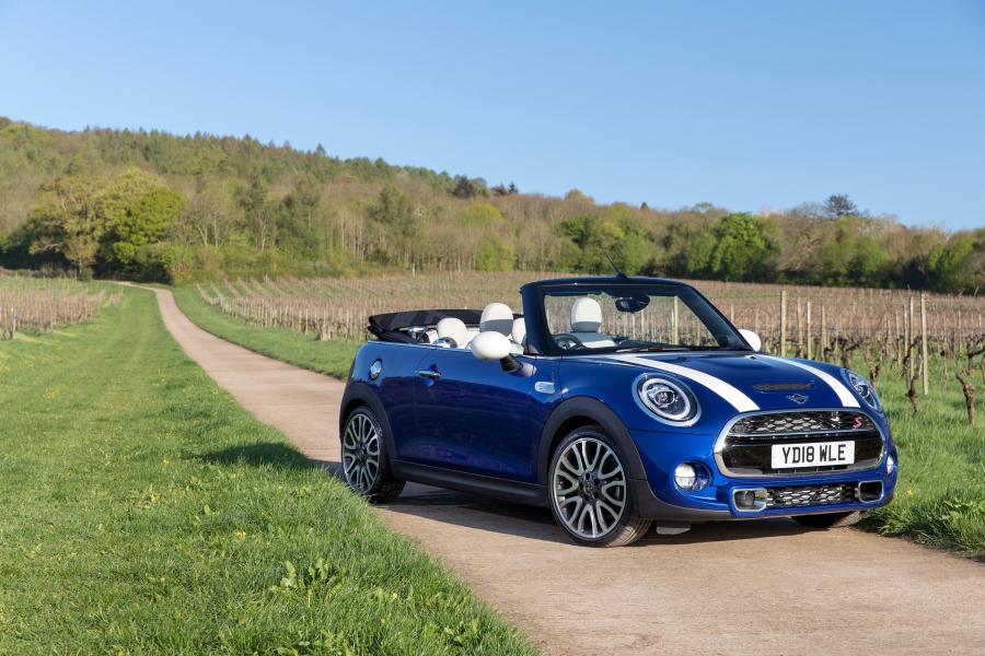  Mini Cooper S Cabrio 25th Anniversary (F57) 2018 года  (UK) (фото 1 из 22)